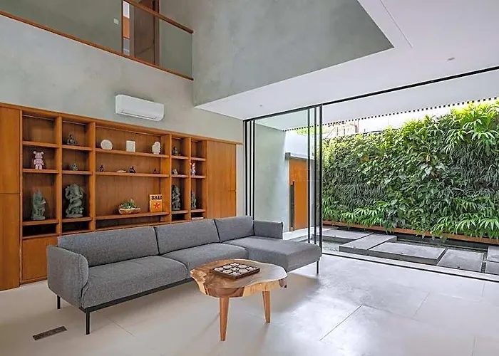 The Frame Combines Modern Design With Nature. Villa Pererenan