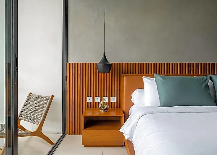 The Frame Combines Modern Design With Nature. 别墅 Pererenan